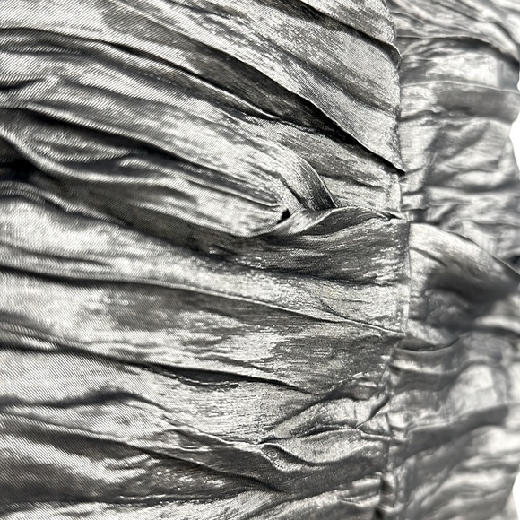 Jeanne Alexander Metallic Silver Gray Ruched/ Crinkle Off Shoulder Midi Dress/12 - Picture 10 of 14